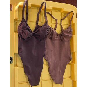 SKIMS LOT OF 2 BODYSUIT SIZES MEDIUM
